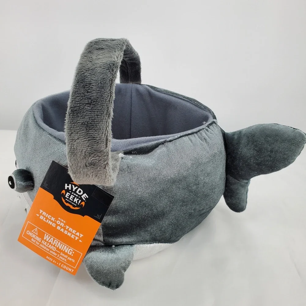 Hyde and Eek! Boutique Kids' Plush Shark Trick-or-Treat Bling Basket New‎